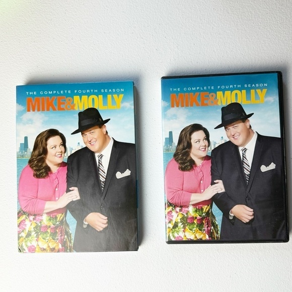 Mike & Molly The Complete Fourth Season DVD - Picture 2 of 5